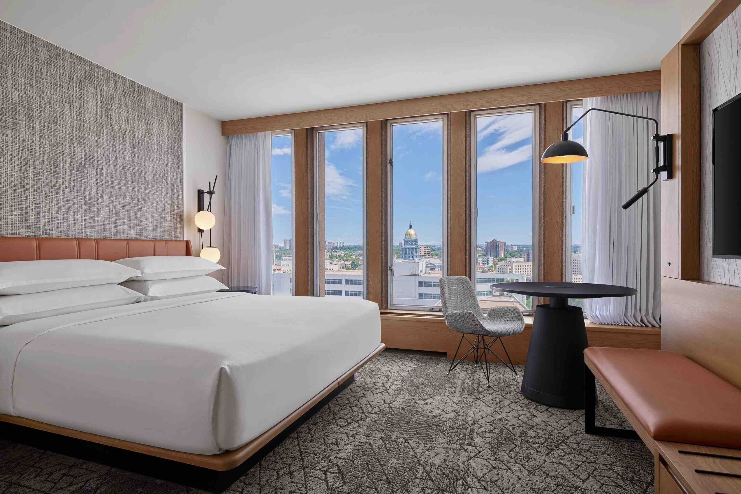 Sheraton Denver dends-king-guestroom-1797-hor-clsc view over state capital from one of the top luxury hotels in Denver